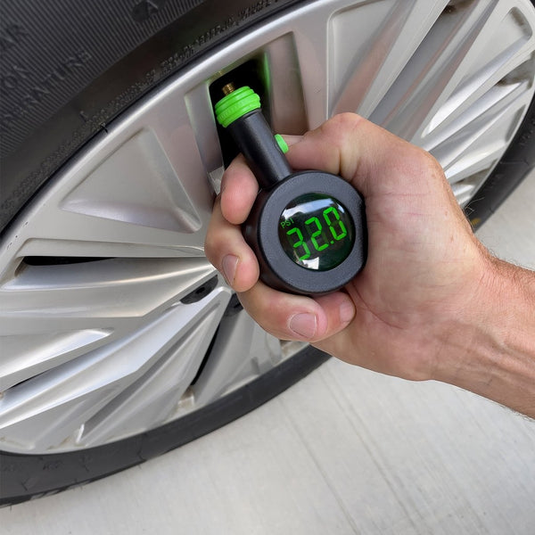 Slime Airlock HD Tyre Gauge (0-99 psi) #20492-95 In Use